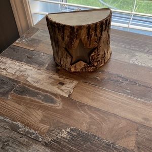Wooden decoration piece that lights up.